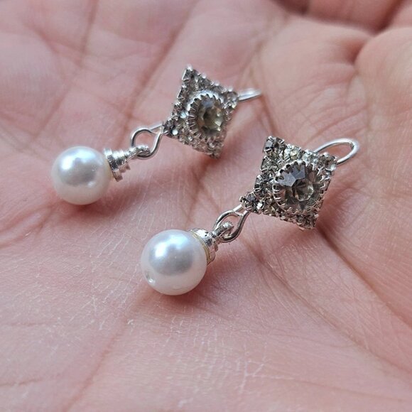 Women Earrings Silver Tone Small Faux Pearl Drop Down Fashion Jewelry New - Picture 4 of 12